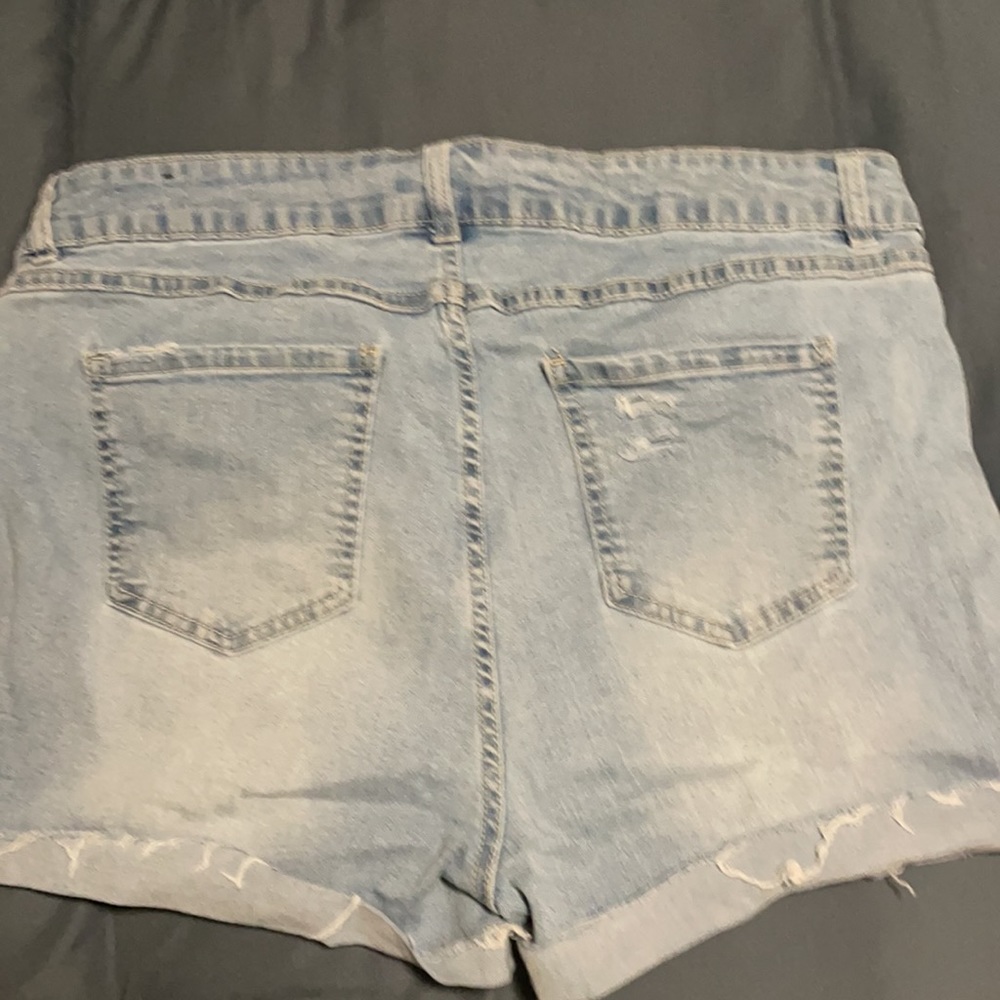 shorts - Picture 3 of 3